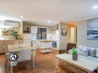 Lake & Reserve Front Bird Haven - 3BR - Encounter Bay - 6