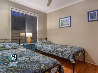 Lake & Reserve Front Bird Haven - 3BR - Encounter Bay - 1