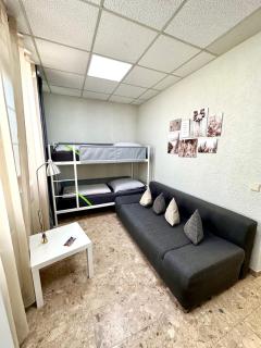 Neuwertiges Apartment mit schnellem WLAN, Glasfaser, Kostenlose Privatparkplatz auch für Transporter geeignet R2 - 9