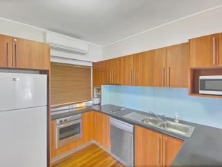 Picnic Bay Apartments Unit 3 - Picnic Bay - 3