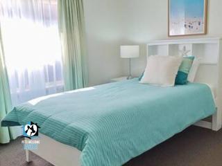 Coastal Vibe, 4 beds Short Walk to the Beach - Aldinga Beach - 2