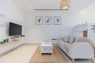 Spacious Minimalistic Studio - Dubai - 8