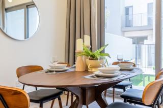 Exclusive Spacious Villa I Garden I Maid Room - Dubai - 4