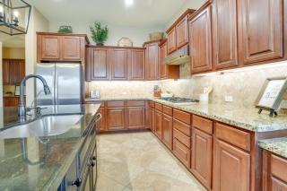 Goodyear Oasis with Private Pool and Hot Tub! - Liberty - 3