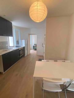 LE GARIBALDI-Grand appartement avec 3 chambres-Gare-Wifi - 9