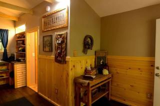 Foxtail Orchards - The Fox Den - Tazewell - 7