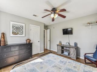 Bonita Beach House - Galveston - 3