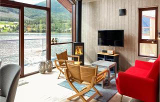 Nice Home In Straumgjerde - - 6
