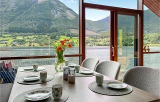 Nice Home In Straumgjerde - - 3