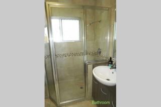 Modern & Cosy Granny Flat in Cairns-WiFi included - Edge Hill - 8