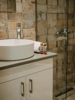 Lenko Bianco Studio by Estia - 1