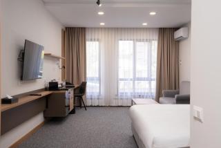 Ambassador Orient - 1