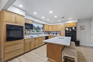 Palm Paradise Waterfront Home - Flagler Beach - Dock - Pet Friendly - Close To The Beach - Flagler Beach - 9