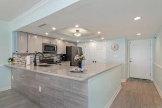 1072-Newly Renovated and offers Free Beach Set-up - Destin - 3