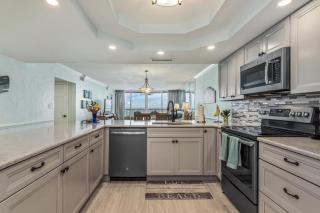 1072-Newly Renovated and offers Free Beach Set-up - Destin - 1