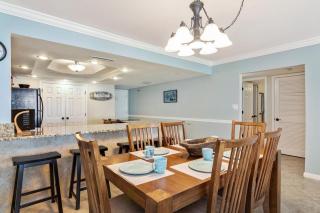 1034 Shoreline Towers | Direct Beach Access and Beach Setup! - Destin - 7