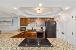 1034 Shoreline Towers | Direct Beach Access and Beach Setup! - Destin - 5