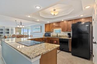 1034 Shoreline Towers | Direct Beach Access and Beach Setup! - Destin - 4