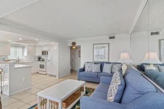 1111 Shoreline Towers Beach Front Condo 3Bdrm Free Beach Setup - Destin - 8