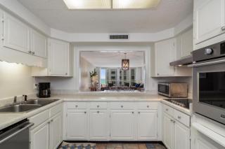1045 Shoreline Towers-Beachfront Condo Destin- Free Beach Setup - Destin - 3
