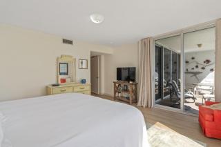 1045 Shoreline Towers-Beachfront Condo Destin- Free Beach Setup - Destin - 1