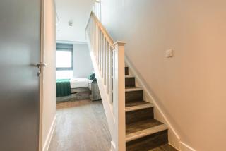 For Students Only - Queen's Court Reading - 2