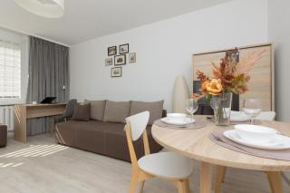 Heart of Warsaw Apartment Zielna by Noclegi Renters - 0