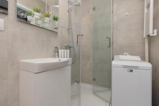 Heart of Warsaw Apartment Zielna by Noclegi Renters - 5