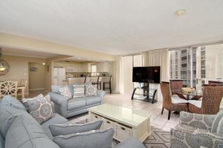 1056 Shoreline Towers Spacious & Charming Condo - Destin - 7
