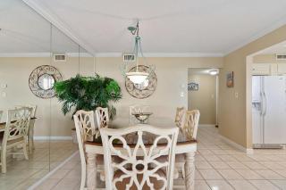 1056 Shoreline Towers Spacious & Charming Condo - Destin - 6