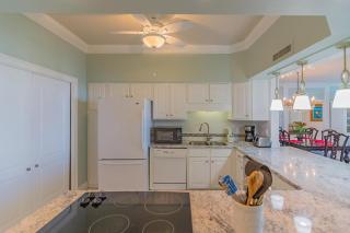 2122 Shoreline Towers Spacious 3 - Bedroom with Free Beach Setup - Destin - 1