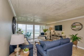 2064 Shoreline Towers- Directly on the beach Free Beach Setup - 7