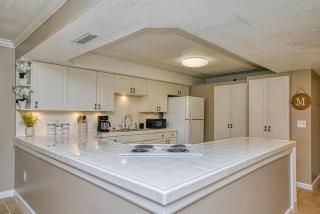 2064 Shoreline Towers- Directly on the beach Free Beach Setup - Destin - 6