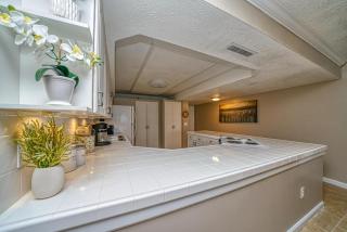 2064 Shoreline Towers- Directly on the beach Free Beach Setup - 4