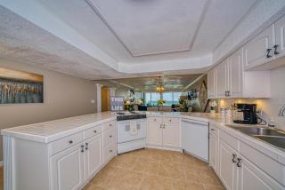 2064 Shoreline Towers- Directly on the beach Free Beach Setup - Destin - 3