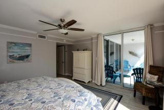 1105 Shoreline Towers Beach Front Condo - Free Beach Setup - 1