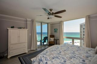 1105 Shoreline Towers Beach Front Condo - Free Beach Setup - 1