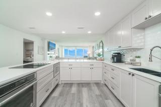 1044 Remodeled Condo – Shoreline Towers 1044 | Free Beach Setup! - Destin - 1