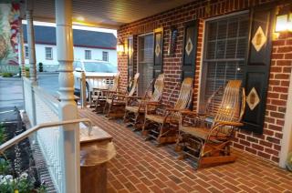 Country Living Inn - Lancaster - 8