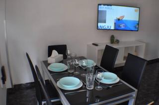 Spacious, 2 BR/2 BA, 3 Min walk to the beach - 5