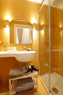 BREATHE LIGURIA - LUCY 1 bedroom and 1 apartment in a newly renovated nineteenth-century building in the historic center near the sea - La Spezia - 3