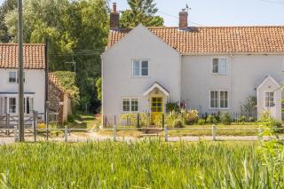 Pond Cottage E - Edgefield - 0