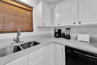 Aegean 104 - Updated Aegean Gulf Front Property - 4