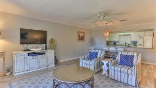 Aegean 210 - Updated 2 Bedroom 2 Bath at the Aegean - Destin - 3