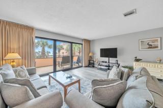 Aegean 212 - Beautiful Updated 2 Bedroom 2 Bath in the heart of Destin - Destin - 3