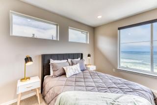 Oceanfront Retreat - 8
