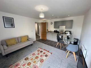 Super MCR 1 Bed Apt + Balcony - 0