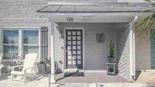 Red Hot Retreat - Updated Holiday Isle Townhome on the Destin Harbor - Destin - 9