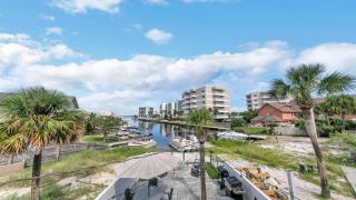 Red Hot Retreat - Updated Holiday Isle Townhome on the Destin Harbor - 6