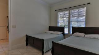 Playa Blanca - Steps to the beach Sleeps 14 has community pool - Destin - 1